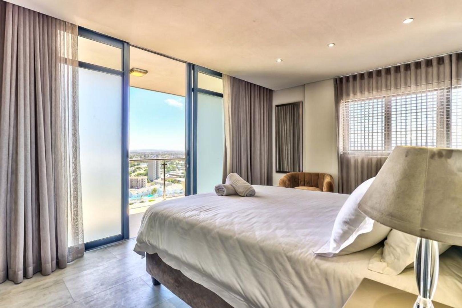 4 Bedroom Property for Sale in Bloubergrant Western Cape